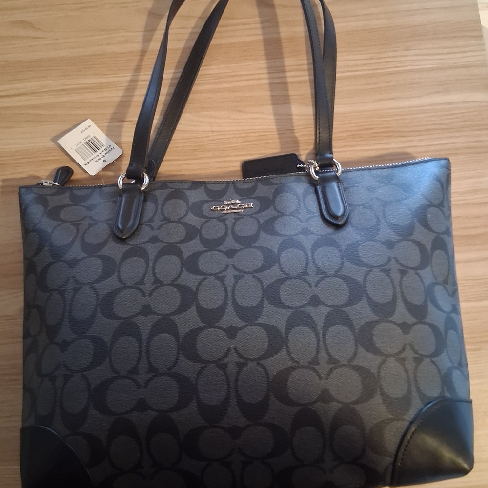 NWT Coach Black/Charcoal Signature Canvas Zip Top Tote F29208 💝👜